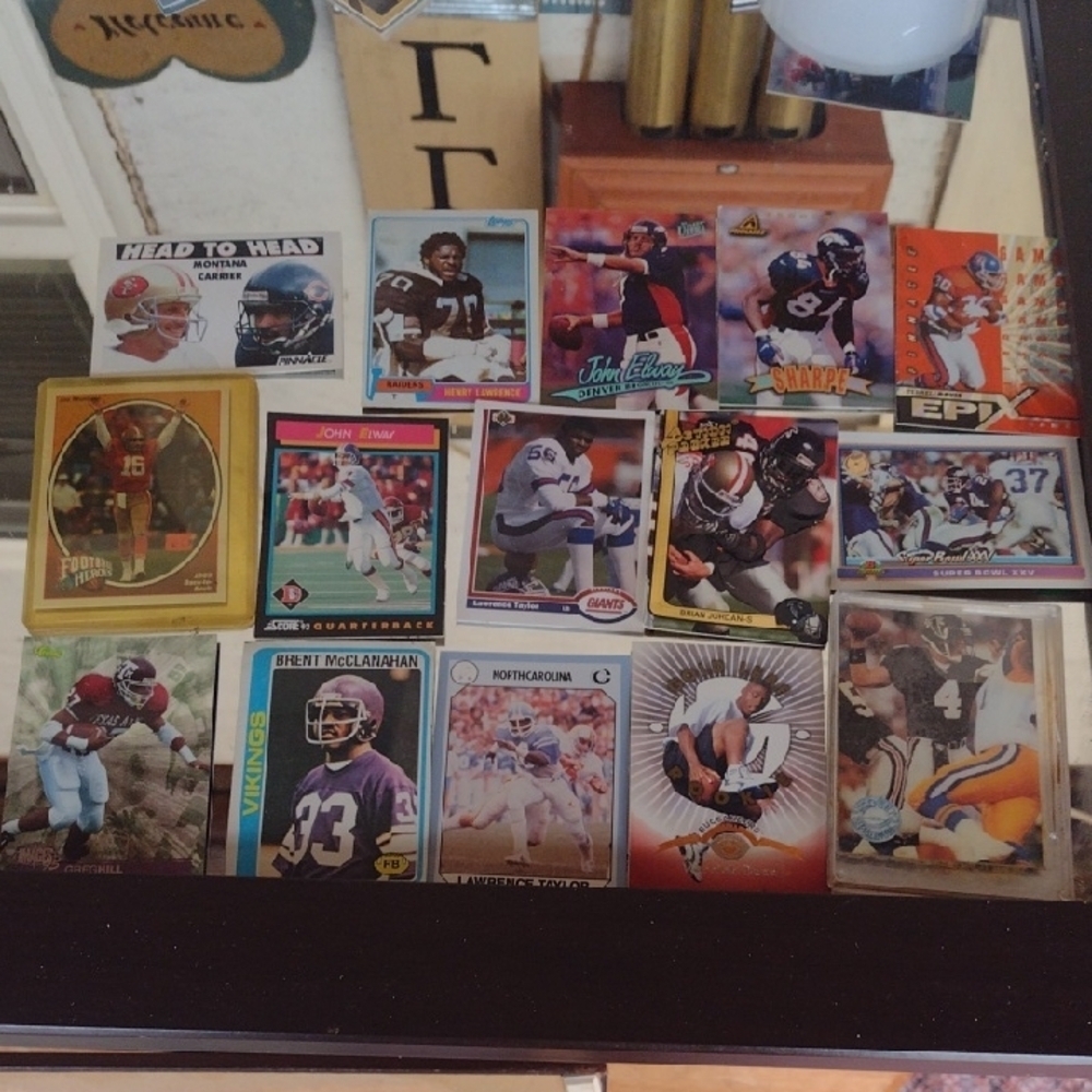 Brett Favre Rookie &Assorted Football Trading Cards Collection